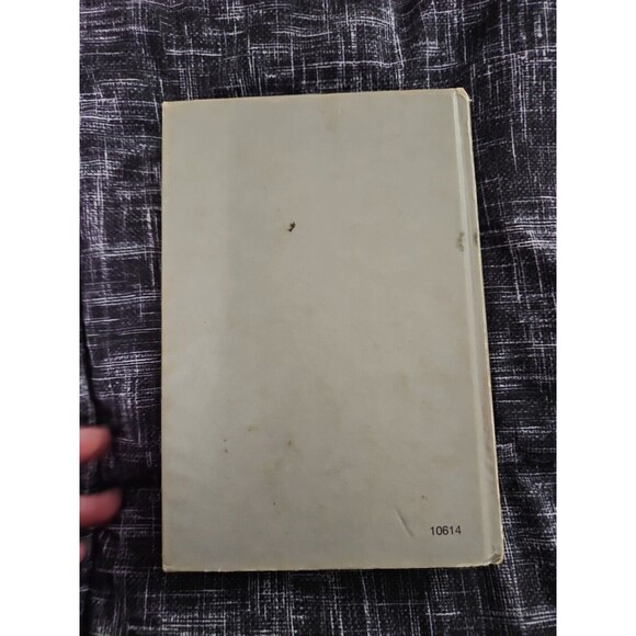 1968 Edition Nancy Drew Mystery At The Ski Jump book - Picture 3 of 8